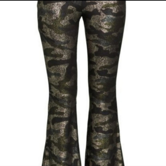 5/$10 CAMO flare leggings NWT - Picture 1 of 2